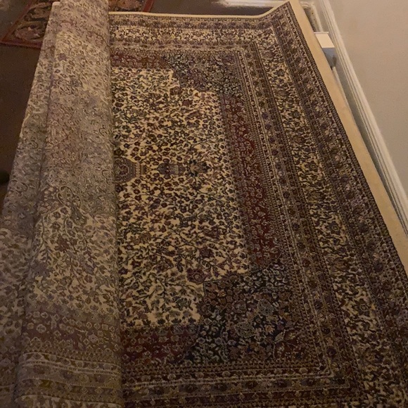 Living room/ bedroom area rug - Picture 1 of 1